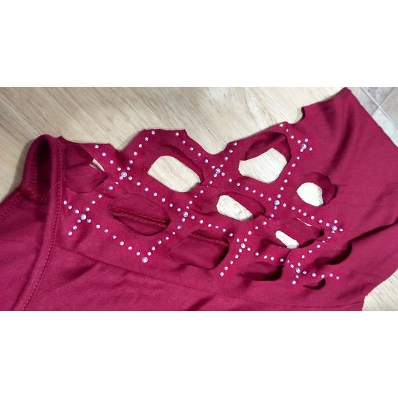 Maroon Sparkly Caged Shoulder Tee - Picture 5 of 6